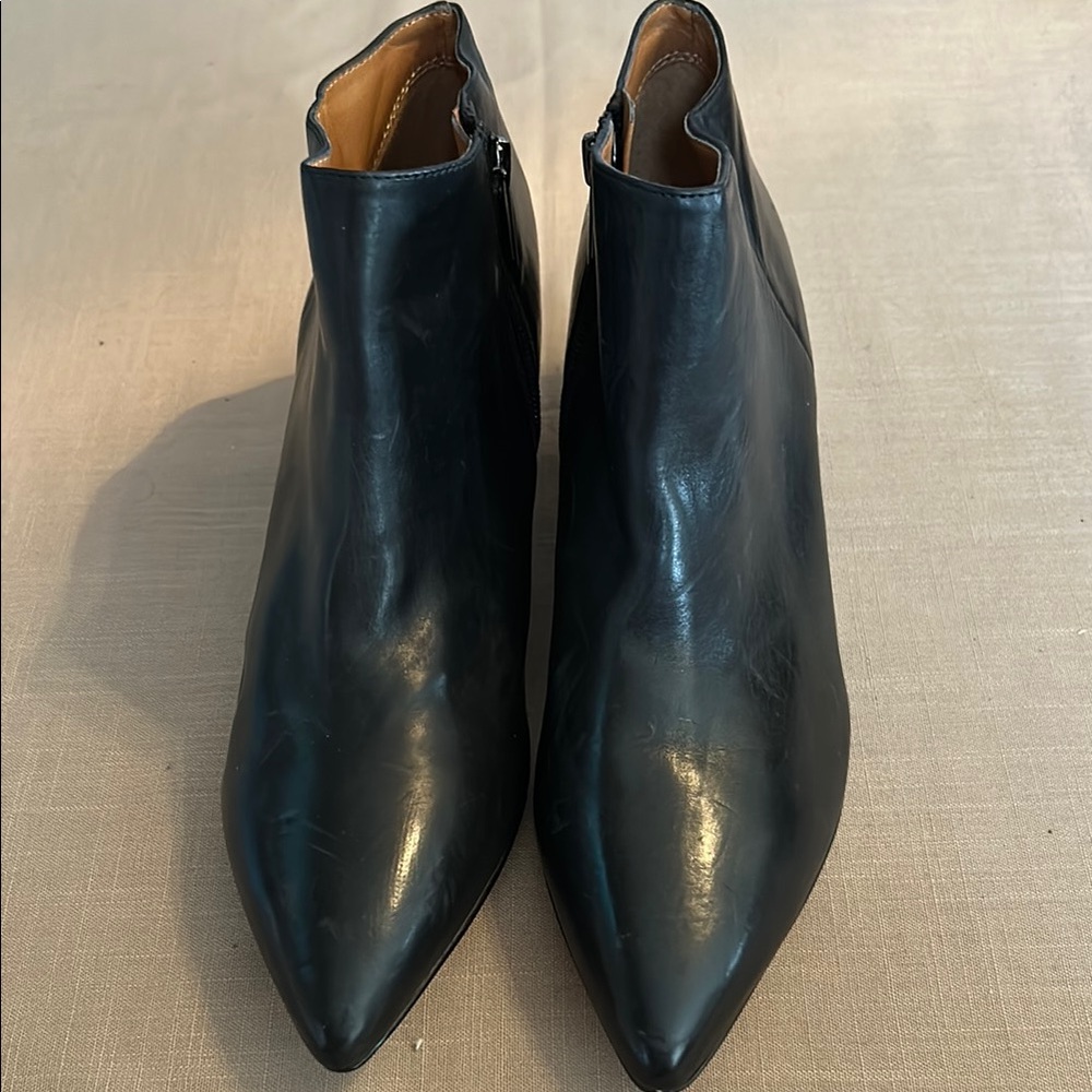 SARTO By Franco Sarto Black Ankle Boots Sleek Design